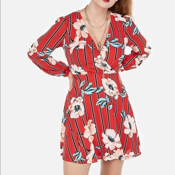 ✨ Floral Surplice Fit And Flare Dress✨ - Picture 2 of 4